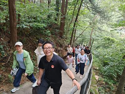 2025年度教職工療休養(yǎng)活動圓滿落幕,健康咨詢服務(wù)廣獲好評